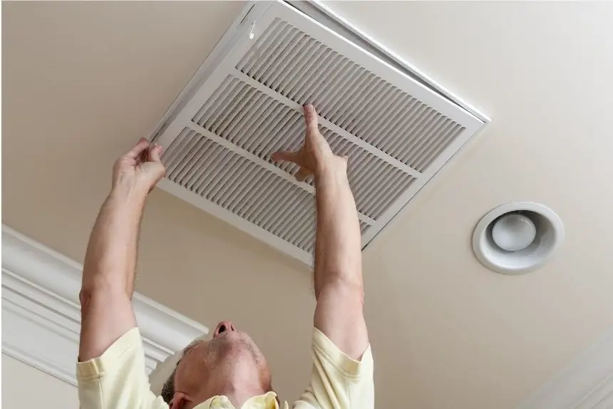 what causes an evaporator coil to freeze