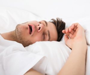 Can a Humidifier Help with Dry Throat from Snoring?